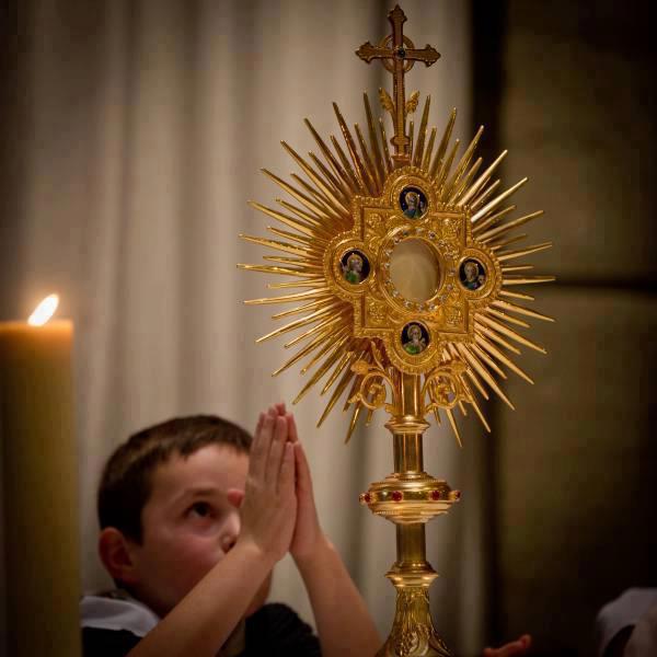 Kinderen Eucharistische Aanbidding