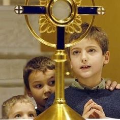 Breng jouw kinderen naar Eucharistische aanbidding (waarom en hoe)