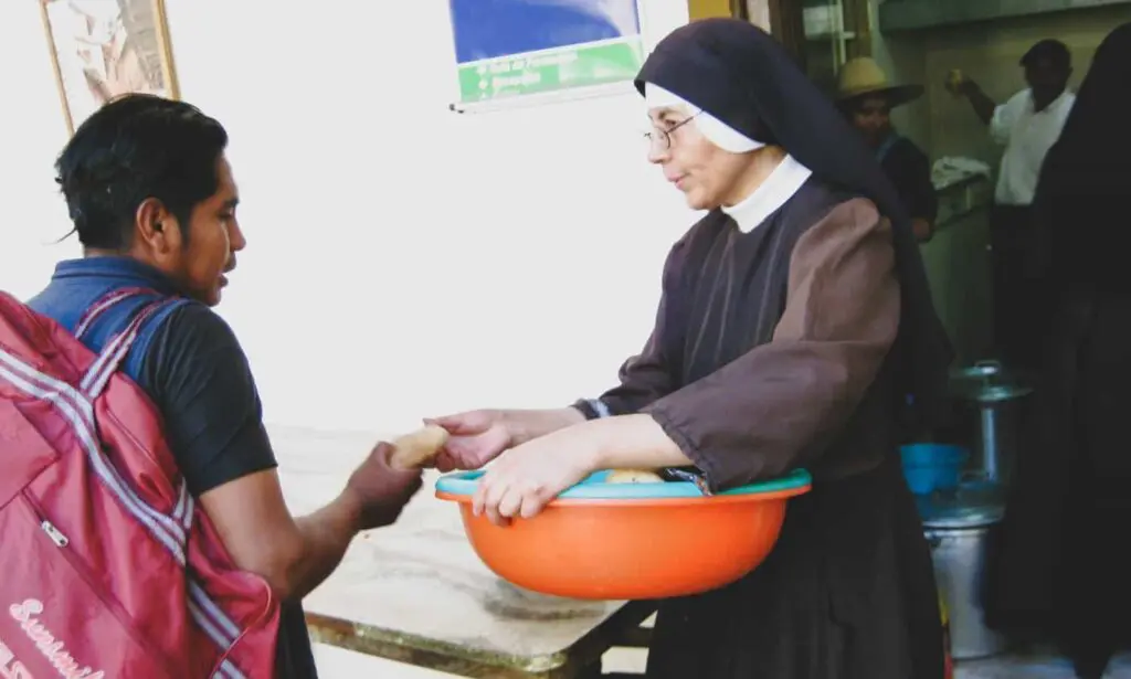 Katholieke Kerk helpt armen