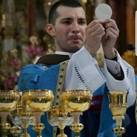 Waarom geeft Jezus zichzelf aan ons als eten en drinken in de Eucharistie?