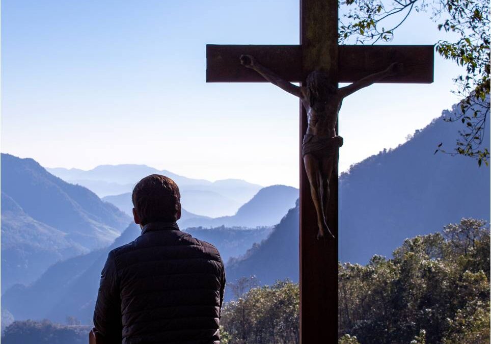 Liefde overwint haat: de betekenis van het kruis voor christenen