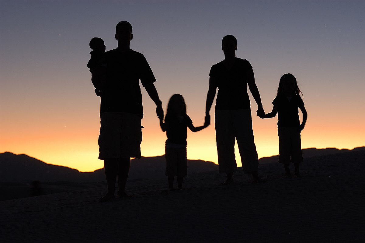 Het gebedenboek voor vermoeide ouders: praktische manieren om te groeien in liefde en je gezin naar de hemel te leiden