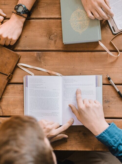 De Catechismus van de Katholieke Kerk: Een Gids voor ons Geloof